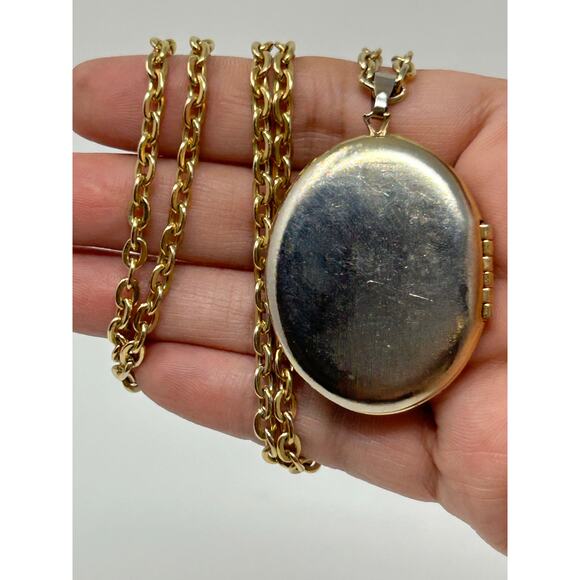 Vintage Avon Gold Tone Locket Necklace - Picture 7 of 9